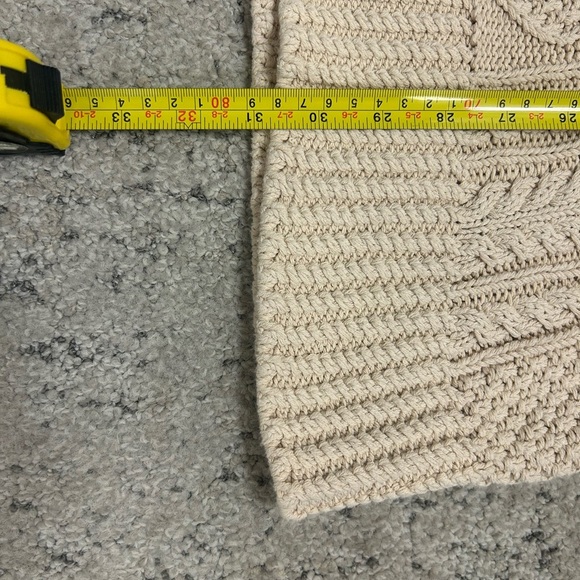 L.L.Bean Signature M cotton cable knit V-Neck sweater in excellent used conditio - Picture 9 of 12